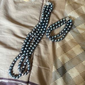 Pearl necklace & bracelet